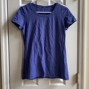 Lululemon t shirt